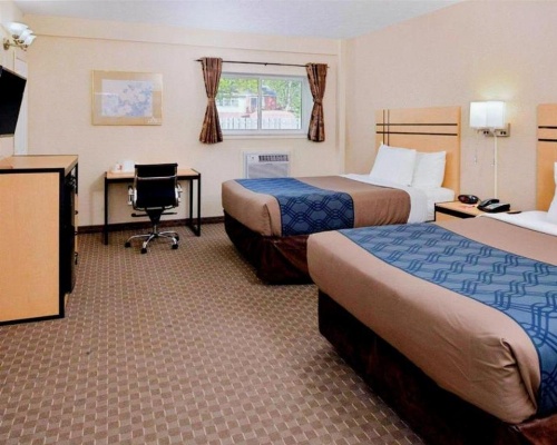 Econo Lodge Rochester image 13