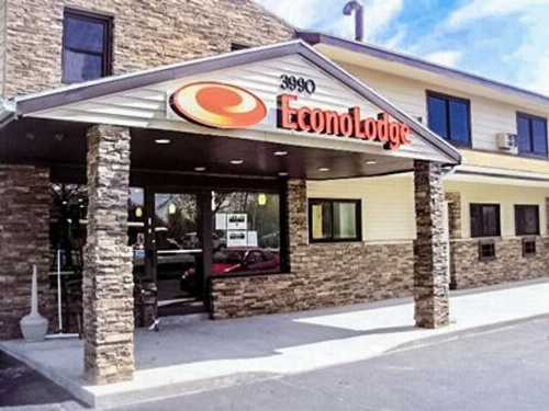 Econo Lodge Rochester image 21