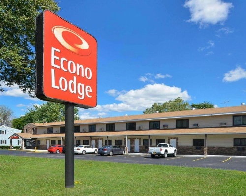 Econo Lodge Rochester image 22