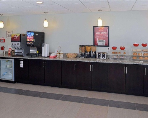 Econo Lodge Rochester image 24