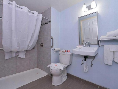 Econo Lodge Rochester image 7